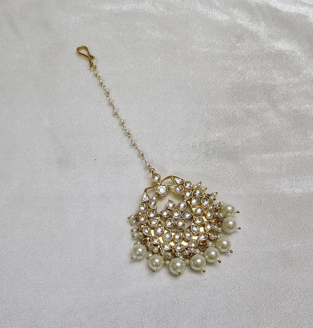 Kundan and pearl tikka