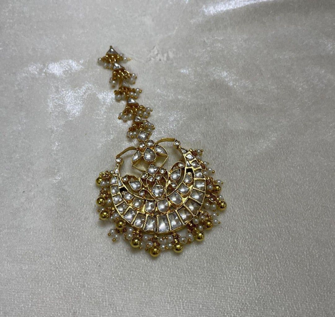 Pearl kundan tikka