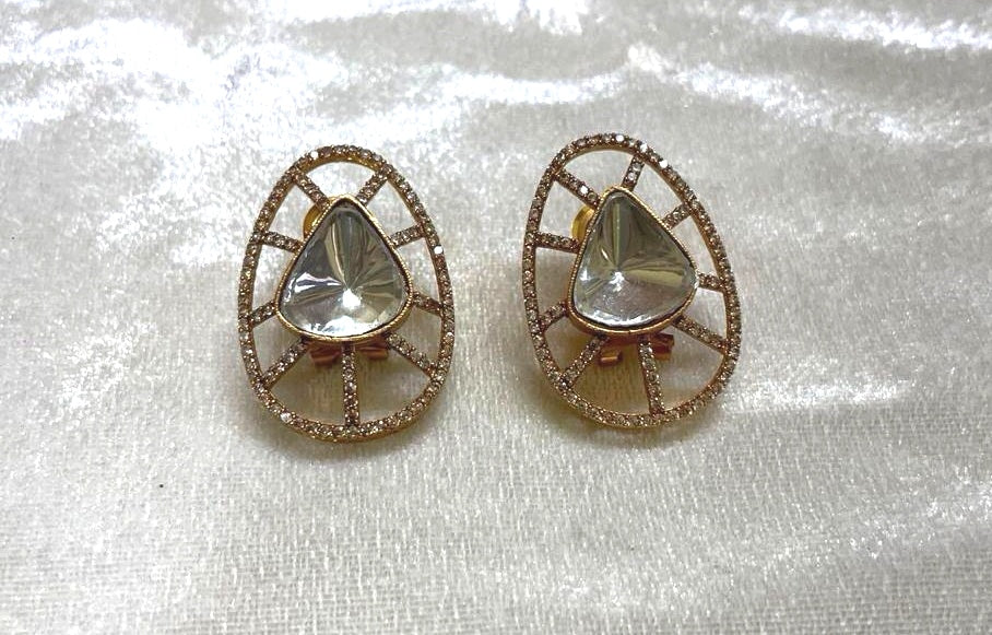 Kundan oval studs