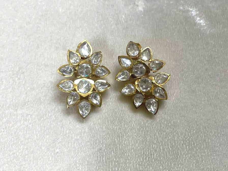 Gold kundan stud earrings