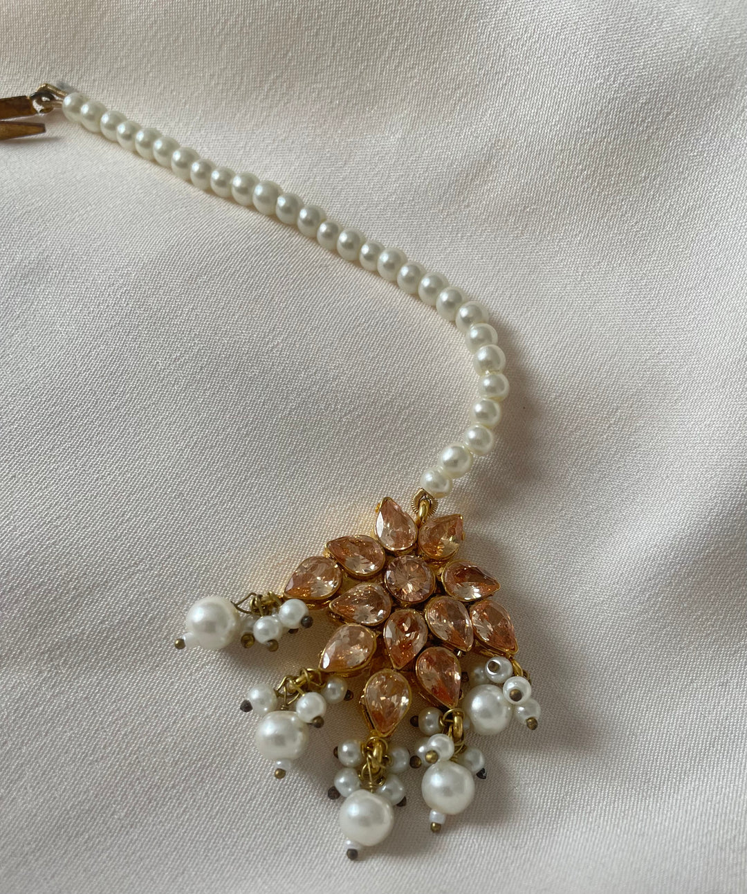 Gold and pearl tikka