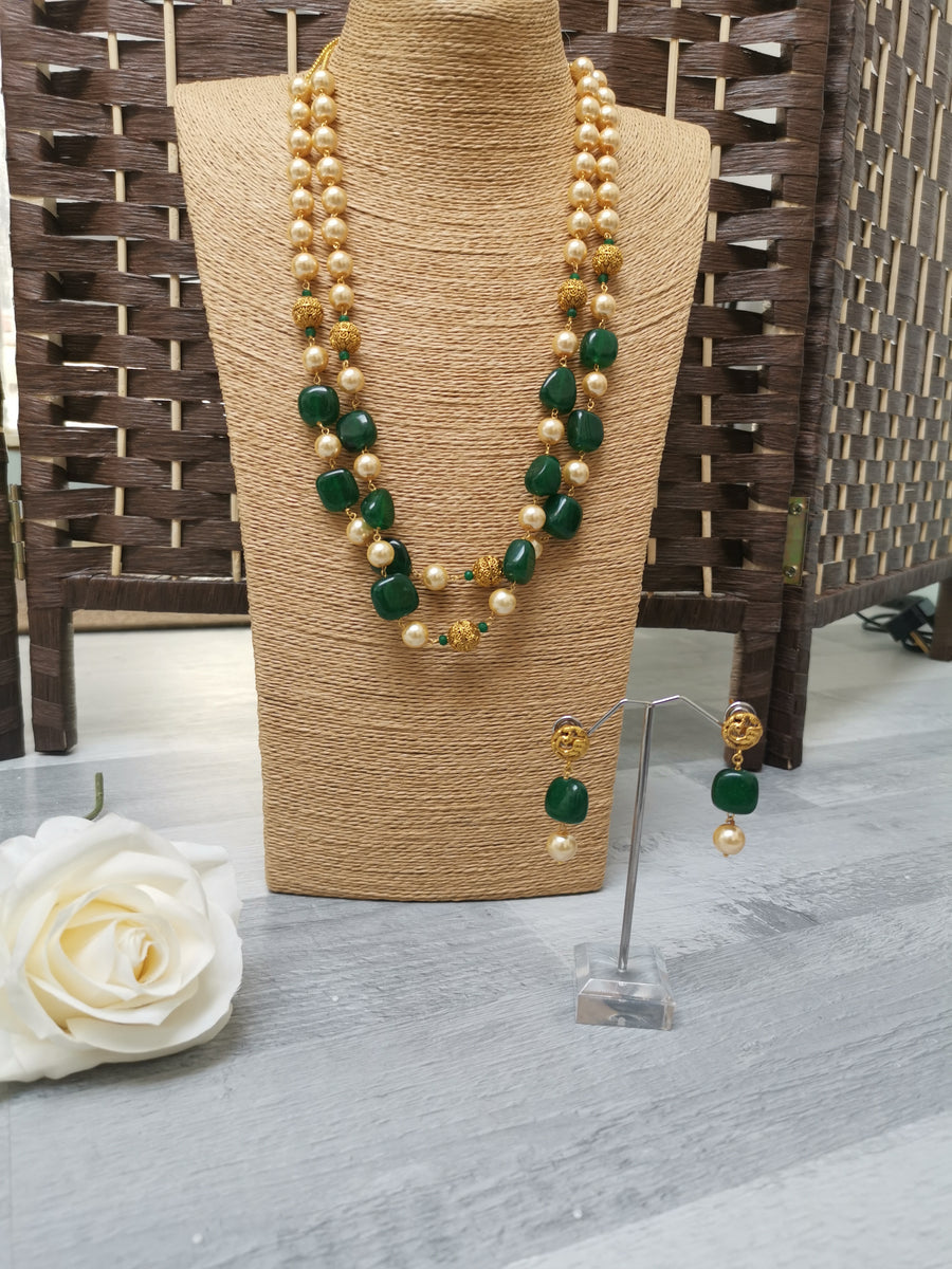 Pakistani necklace set with green detailing
