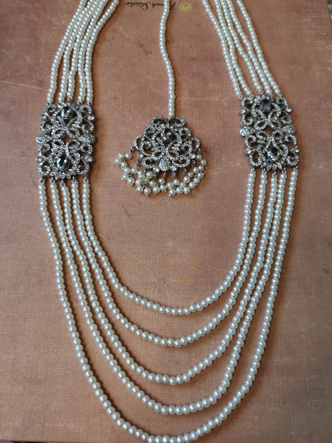 Pearl and silver necklace set