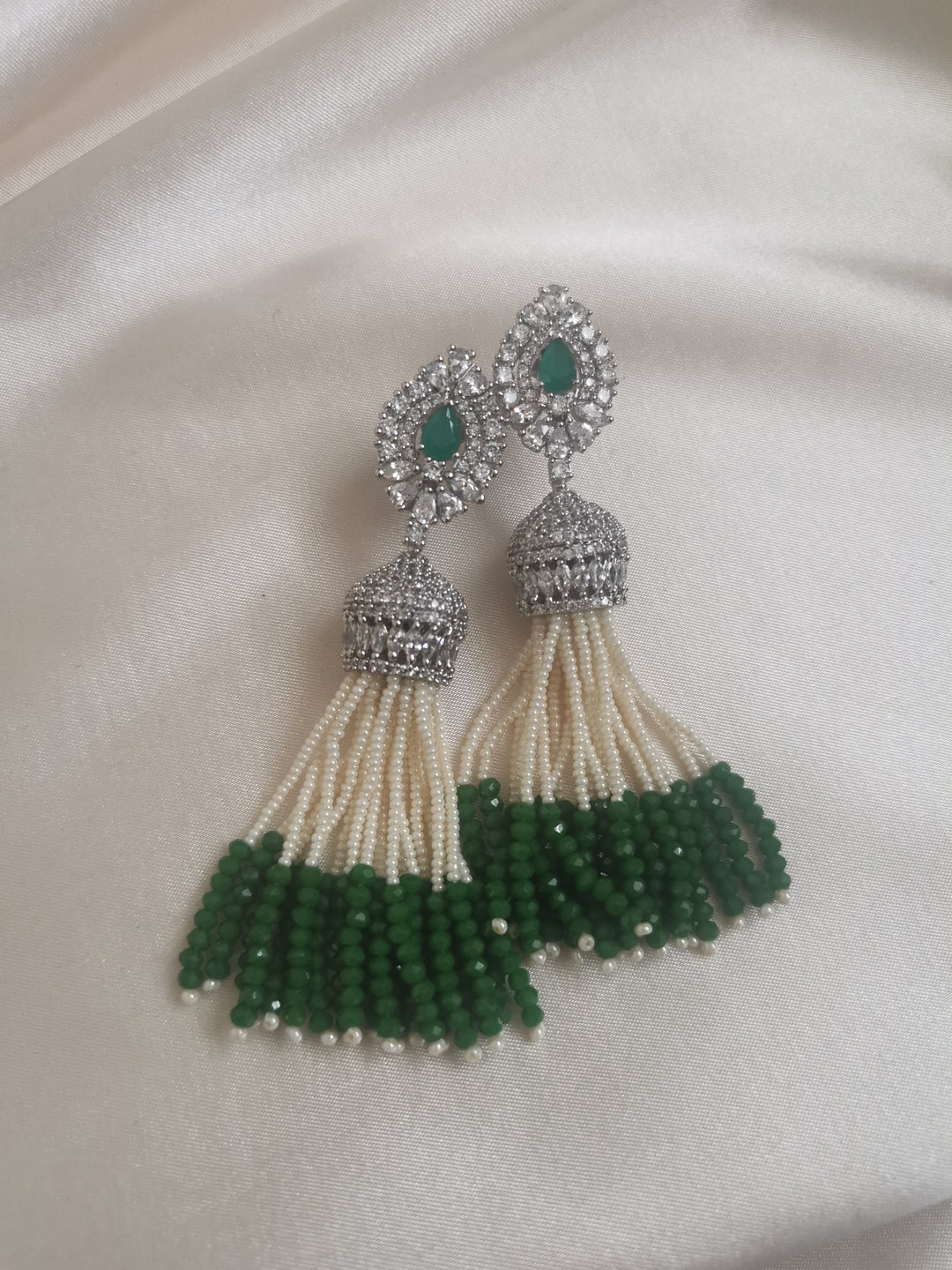 Emerald tassel pearl earrings